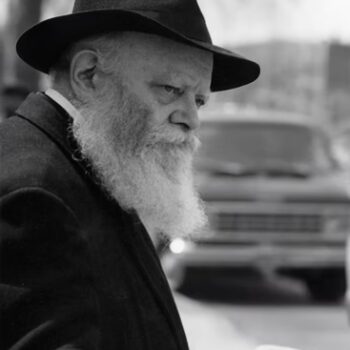 Distribution de la Tsédaka par le Rabbi | 81